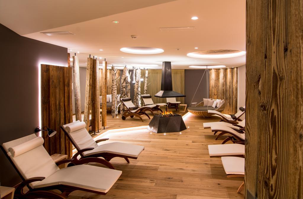 Hotel Alaska Selva di Val Gardena Bagian luar foto