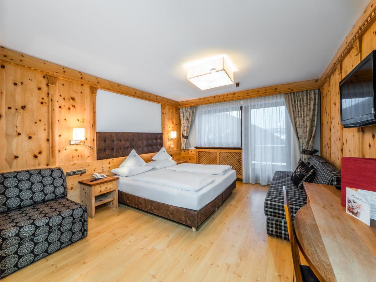 Hotel Alaska Selva di Val Gardena Bagian luar foto